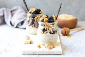 Overnight steel cut oats recipe with water and yogurt